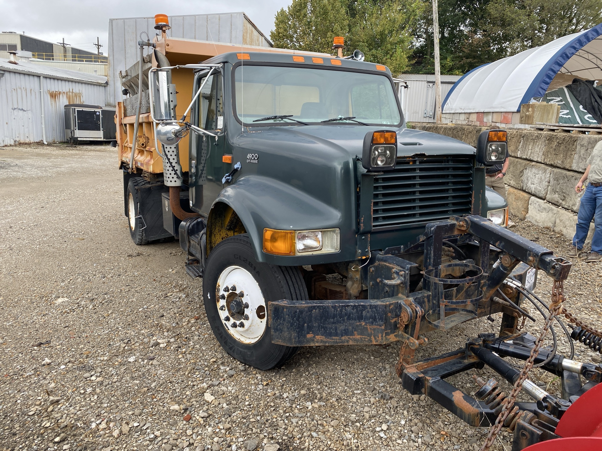 2000 INTERNATIONAL 4900 - Image 4